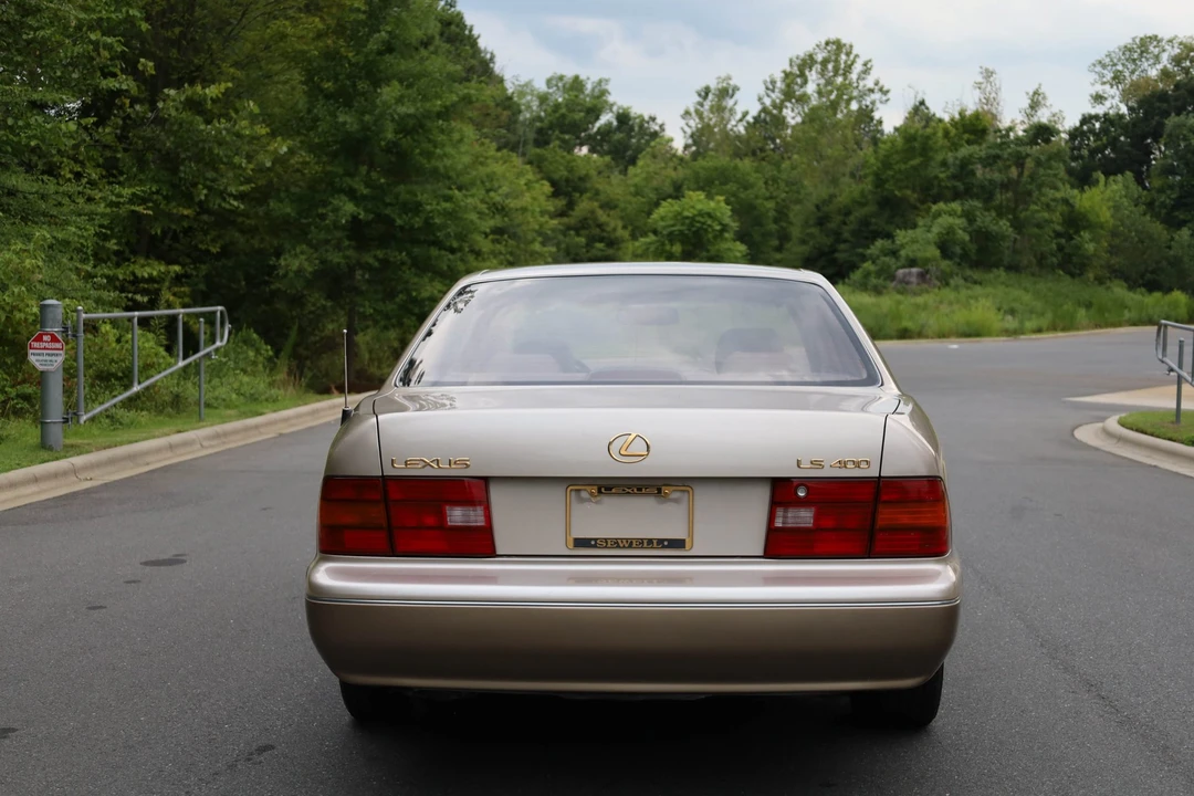 1995 Lexus LS 2nd Gen - Image 14 of 31