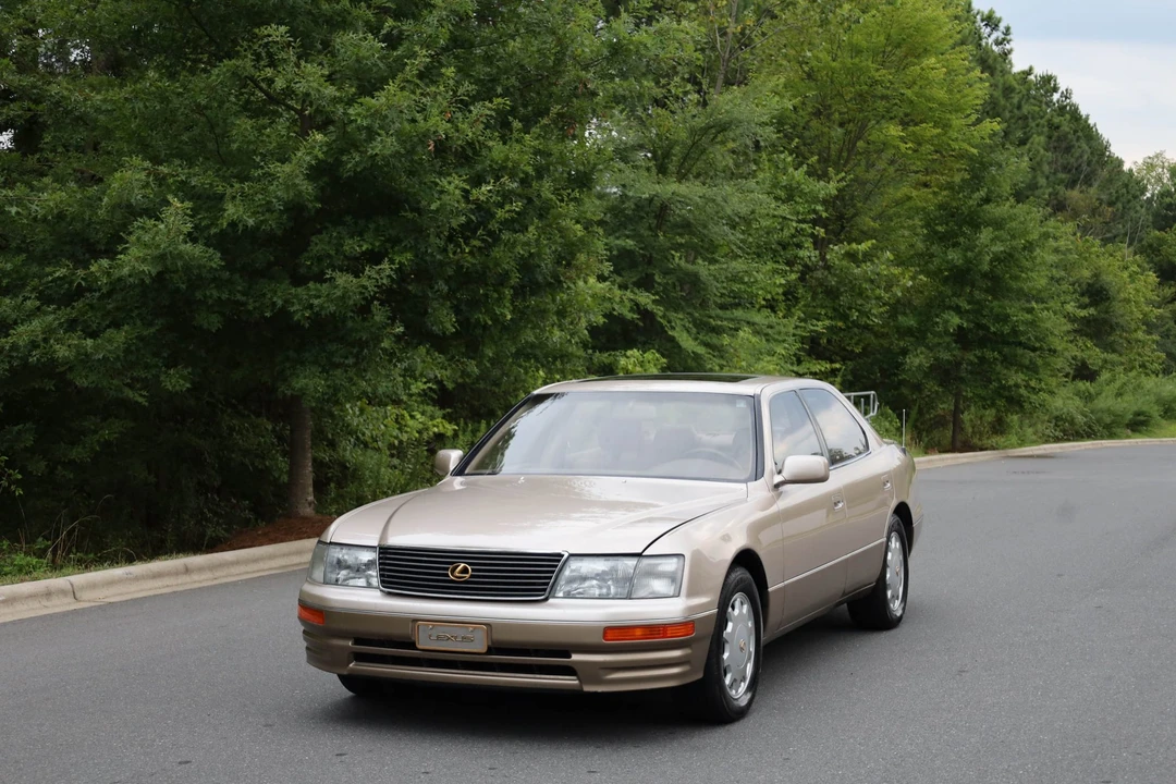 1995 Lexus LS 2nd Gen - Image 2 of 31
