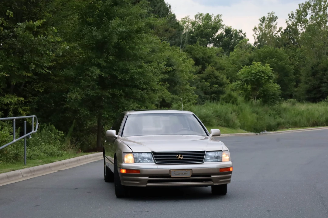 1995 Lexus LS 2nd Gen - Image 20 of 31