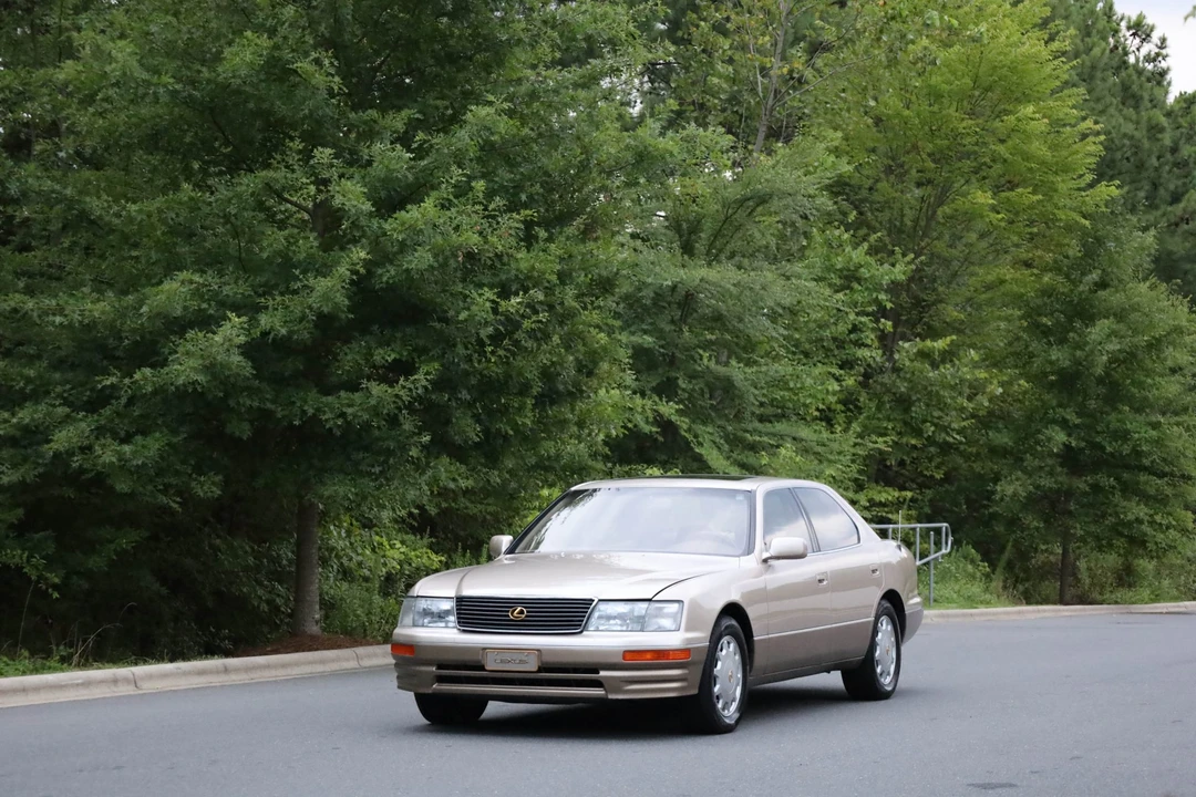 1995 Lexus LS 2nd Gen - Image 3 of 31