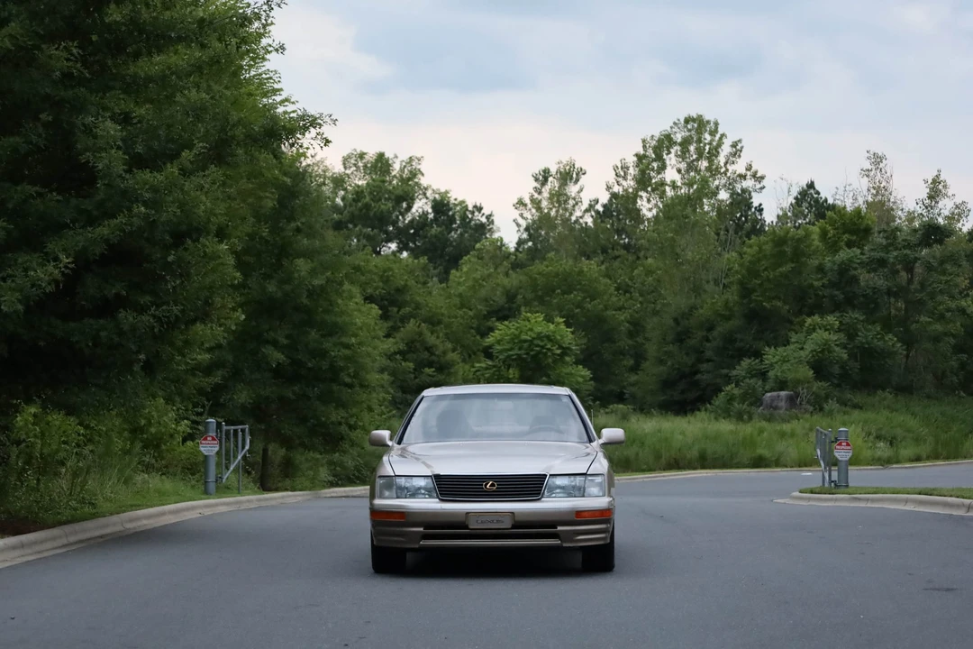 1995 Lexus LS 2nd Gen - Image 27 of 31