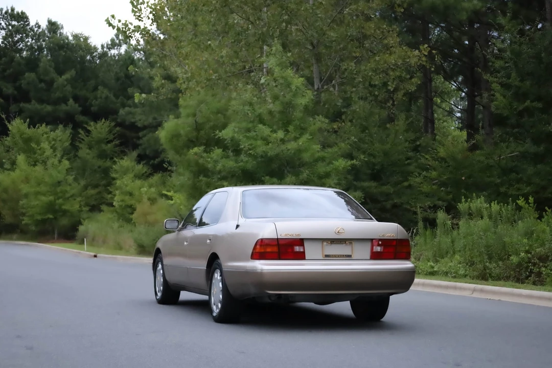 1995 Lexus LS 2nd Gen - Image 11 of 31