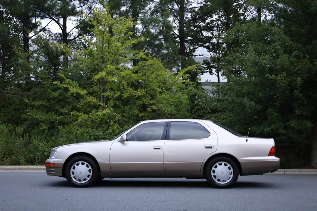 1995 Lexus LS 2nd Gen - Image 31 of 31