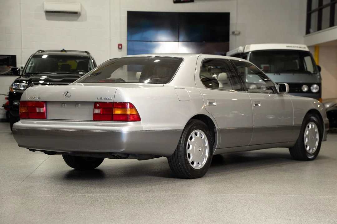 1995 Lexus LS 2nd Gen - Image 7 of 31