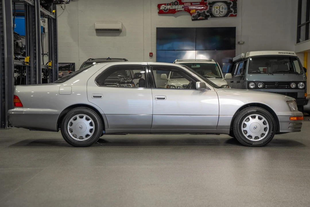 1995 Lexus LS 2nd Gen - Image 8 of 31