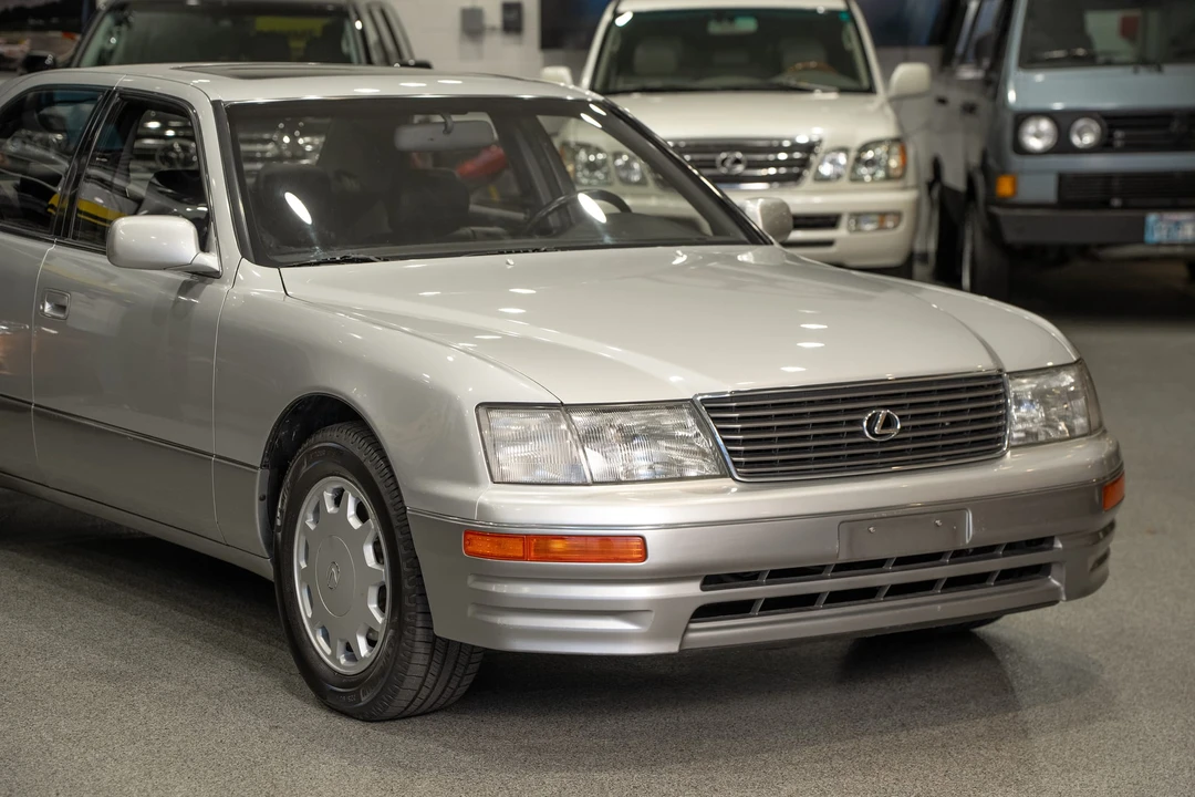 1995 Lexus LS 2nd Gen - Image 9 of 31
