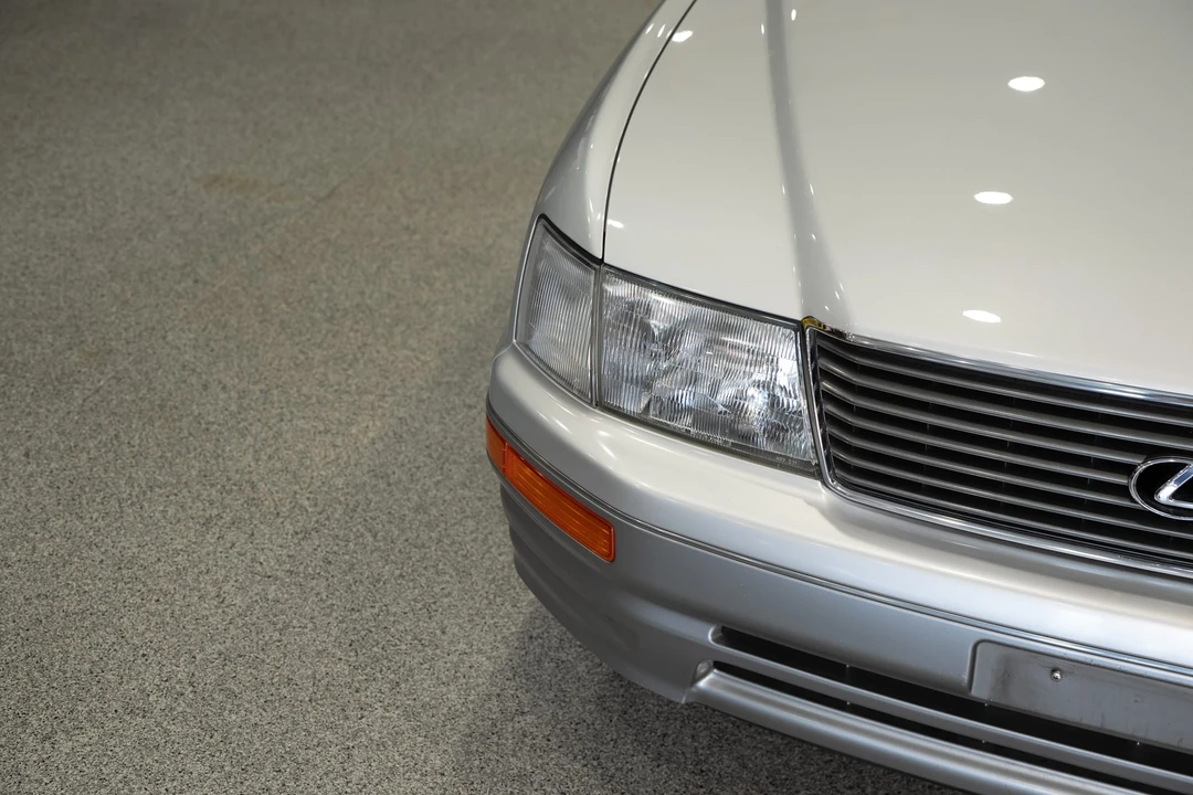 1995 Lexus LS 2nd Gen - Image 12 of 31