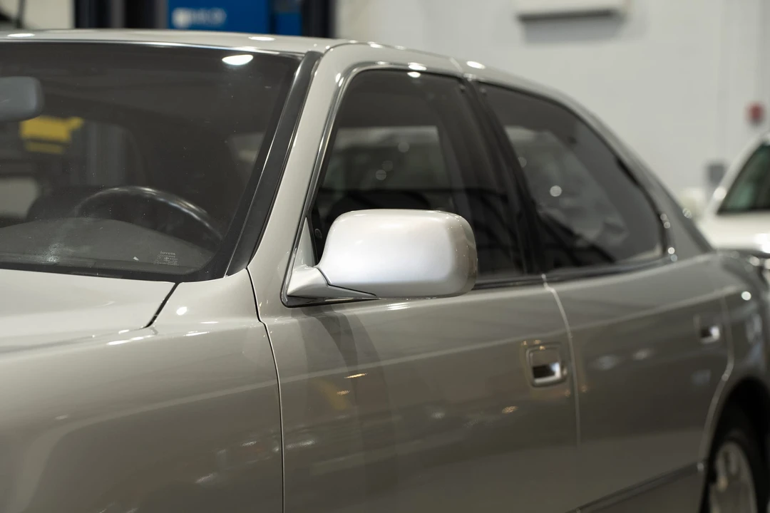 1995 Lexus LS 2nd Gen - Image 23 of 31
