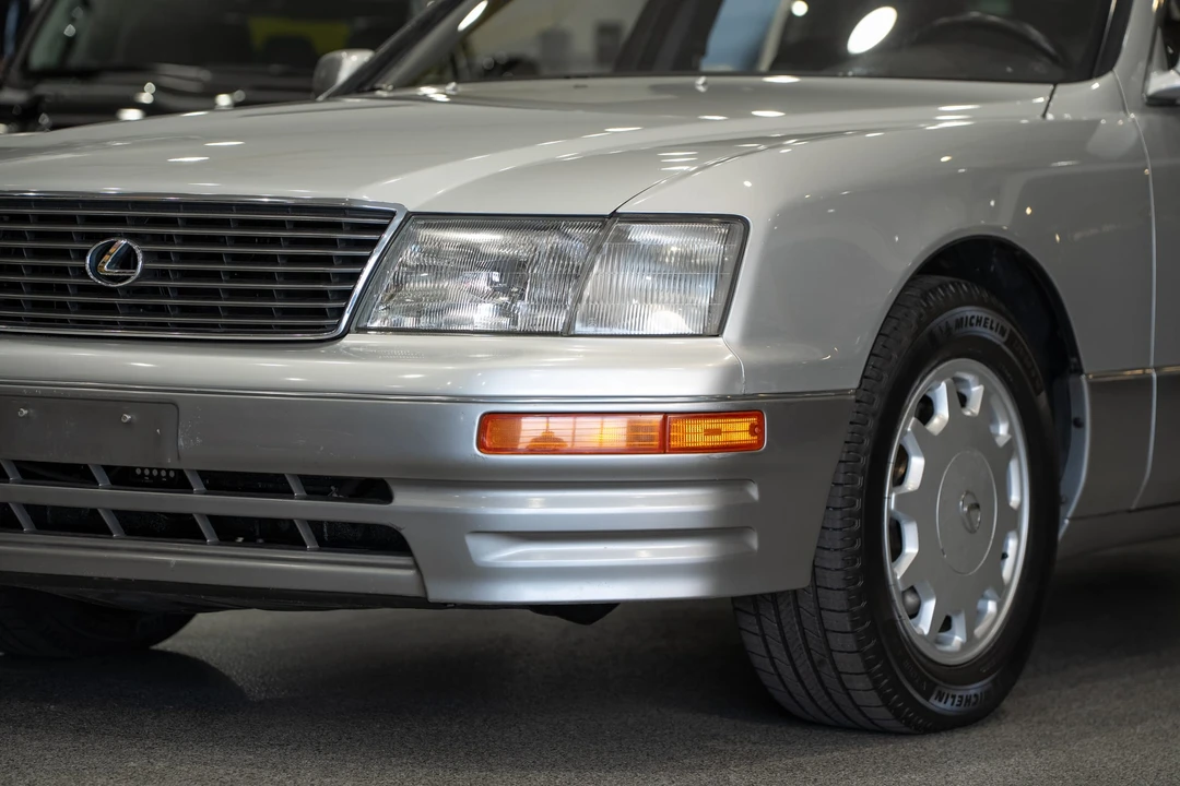1995 Lexus LS 2nd Gen - Image 18 of 31