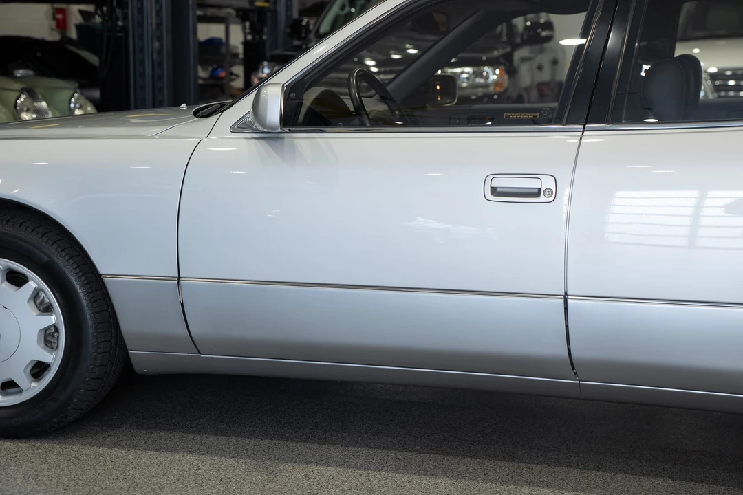 1995 Lexus LS 2nd Gen - Image 28 of 31