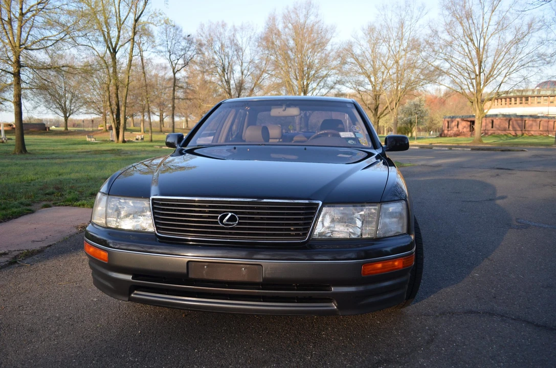 1995 Lexus LS 2nd Gen - Image 3 of 31