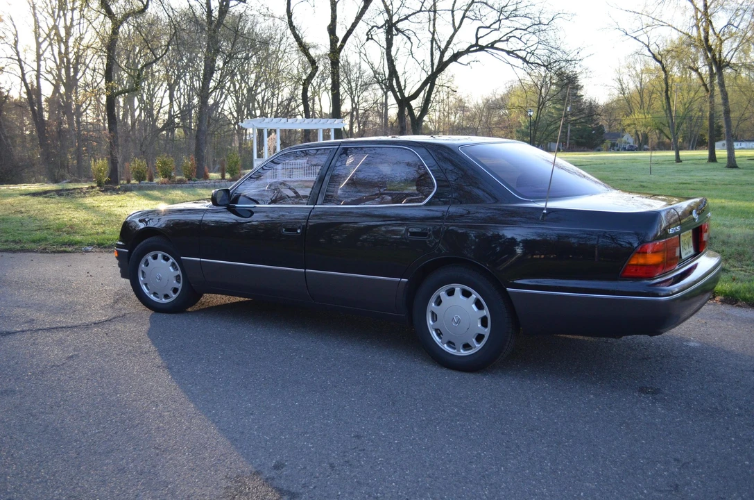 1995 Lexus LS 2nd Gen - Image 16 of 31