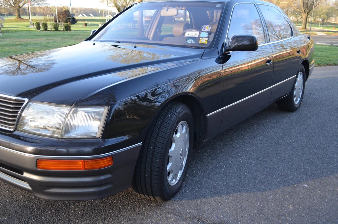 1995 Lexus LS 2nd Gen - Image 27 of 31