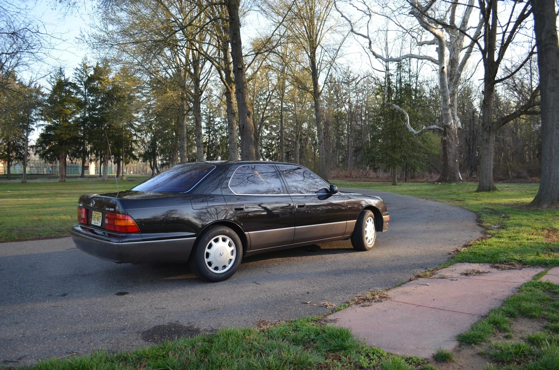 1995 Lexus LS 2nd Gen - Image 20 of 31
