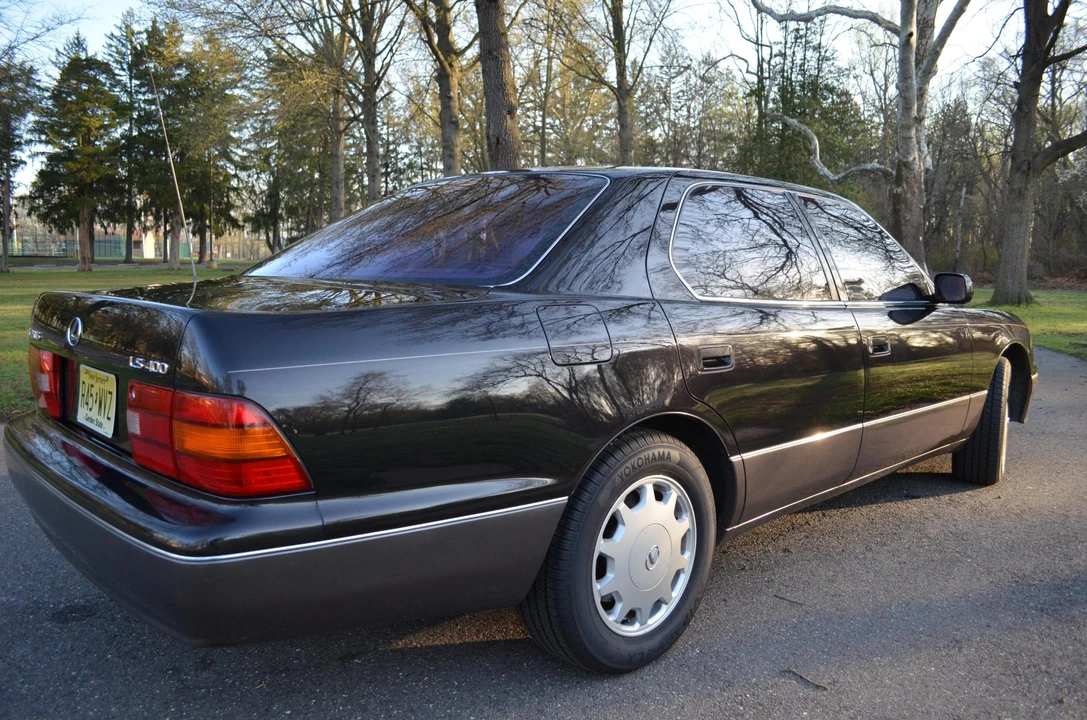 1995 Lexus LS 2nd Gen - Image 19 of 31
