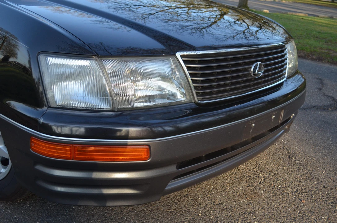 1995 Lexus LS 2nd Gen - Image 24 of 31