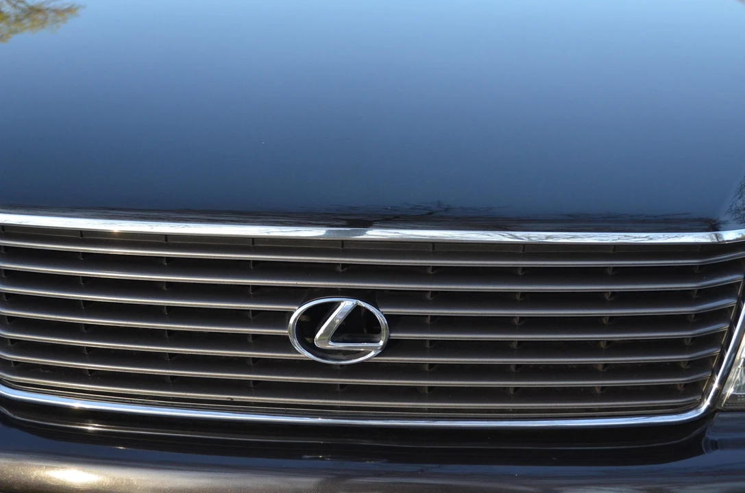 1995 Lexus LS 2nd Gen - Image 25 of 31