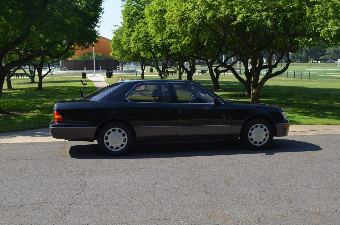1995 Lexus LS 2nd Gen - Image 4 of 31
