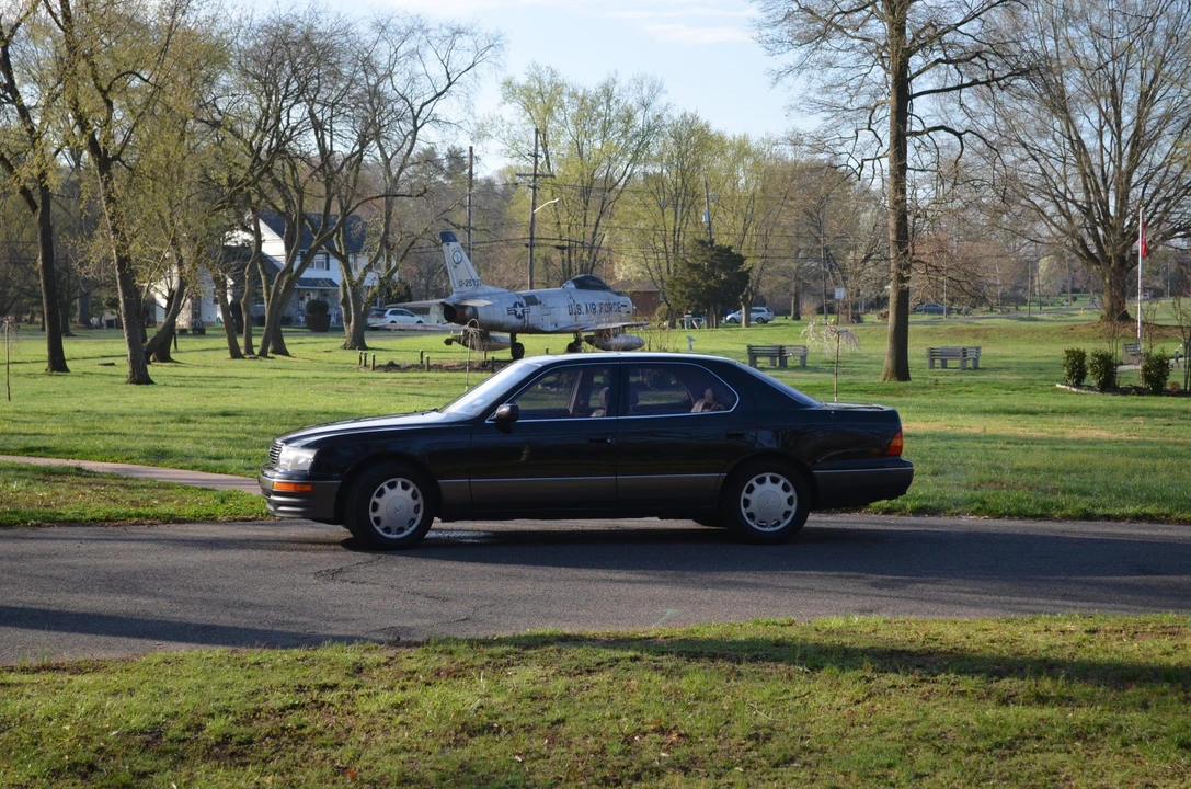 1995 Lexus LS 2nd Gen - Image 9 of 31