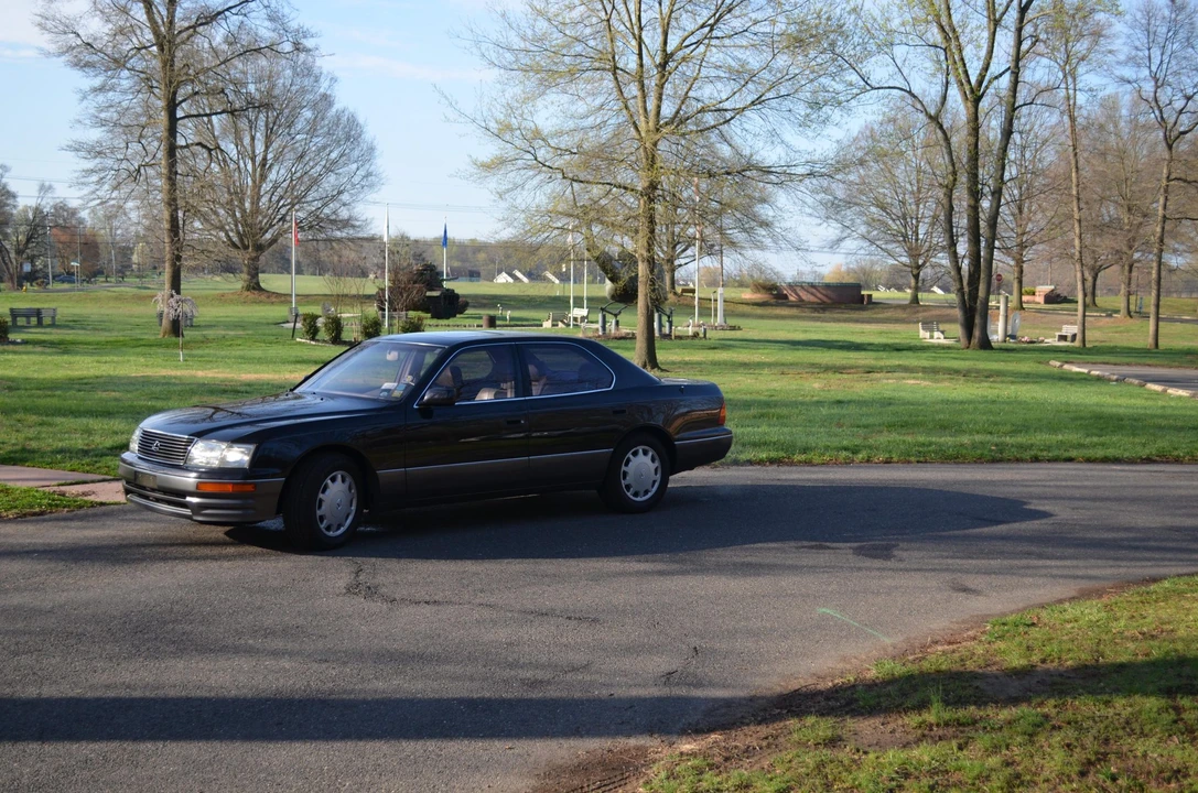 1995 Lexus LS 2nd Gen - Image 8 of 31