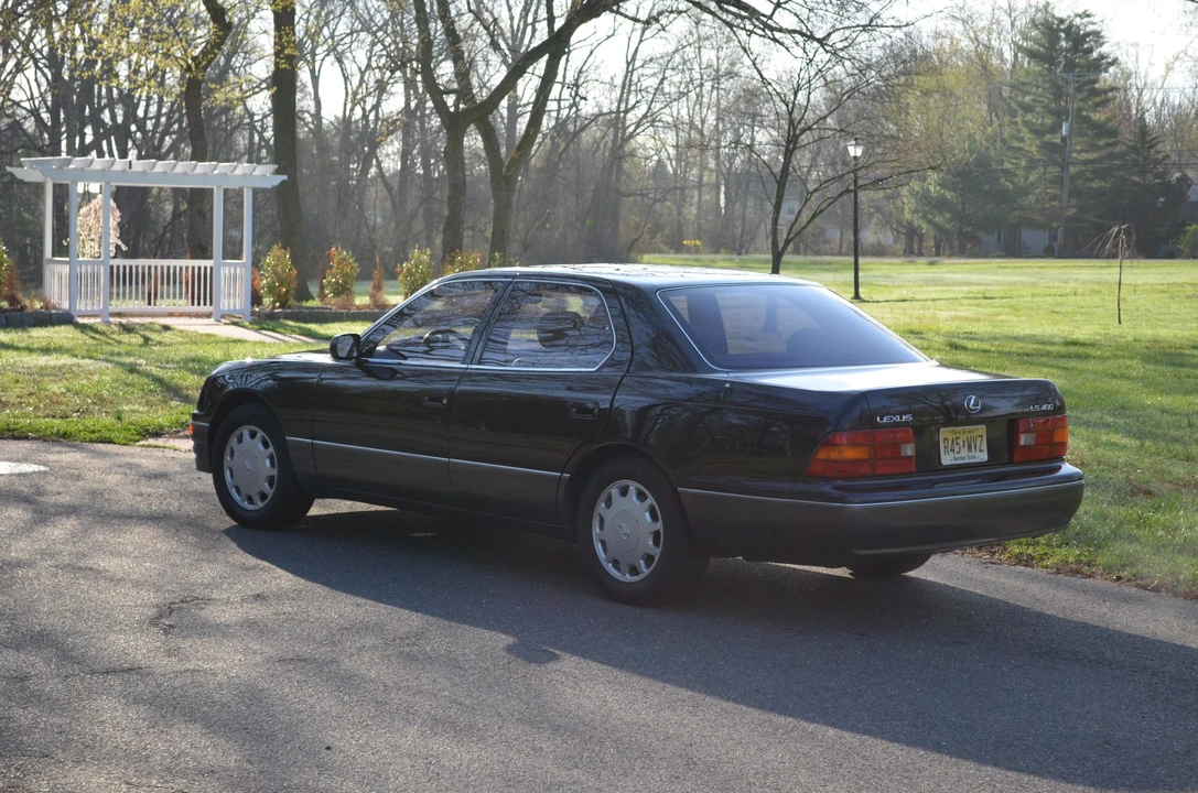 1995 Lexus LS 2nd Gen - Image 15 of 31