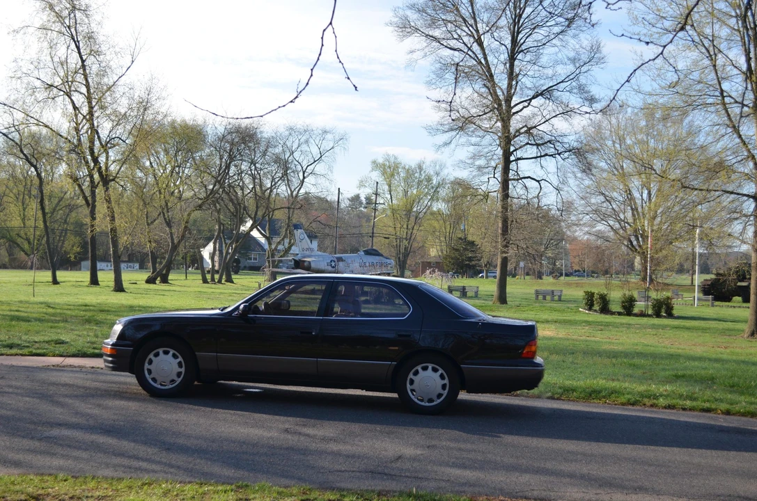 1995 Lexus LS 2nd Gen - Image 14 of 31
