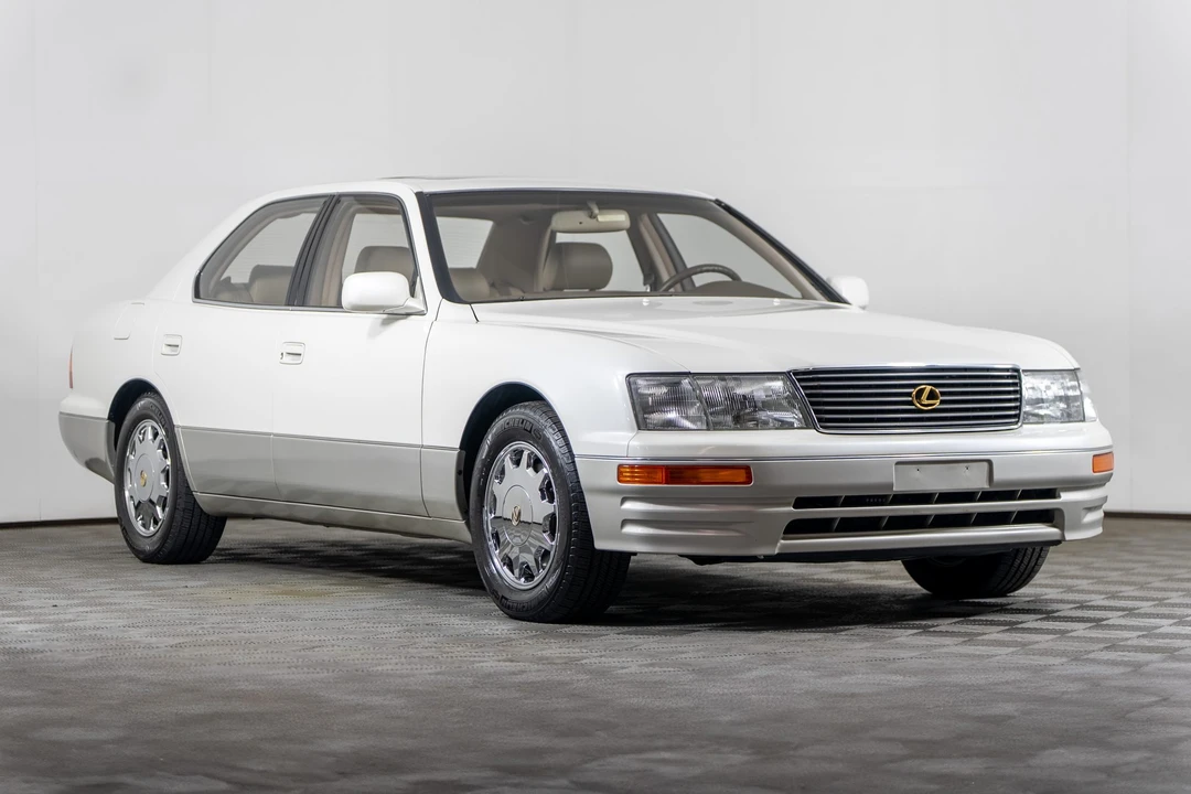 1995 Lexus LS 2nd Gen - Image 2 of 31