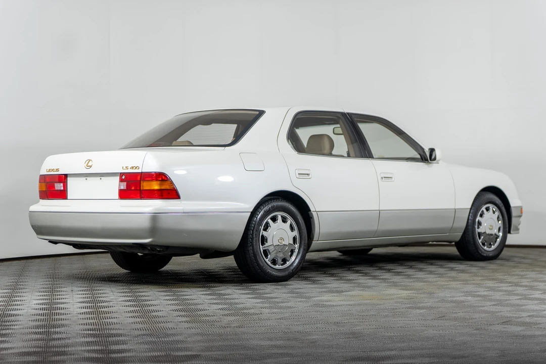 1995 Lexus LS 2nd Gen - Image 19 of 31