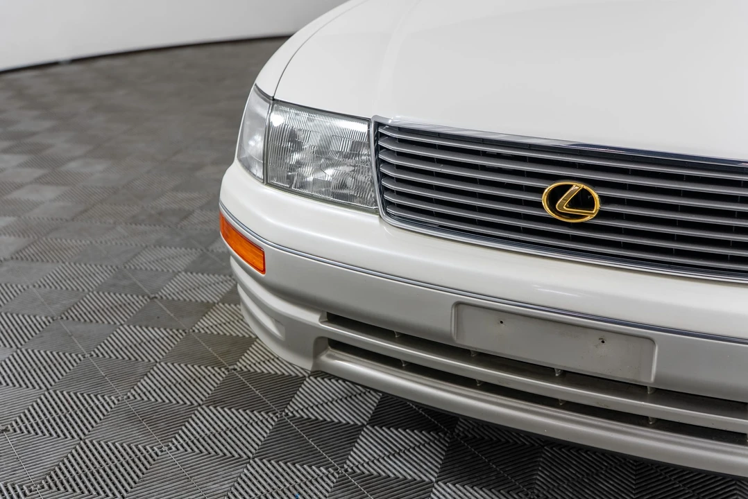 1995 Lexus LS 2nd Gen - Image 28 of 31