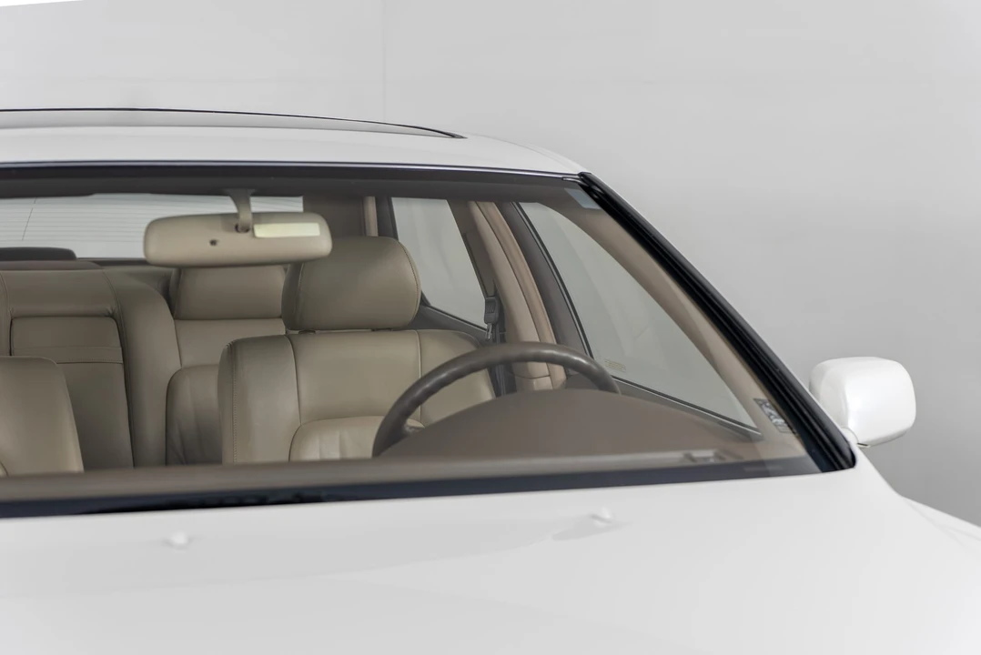 1995 Lexus LS 2nd Gen - Image 22 of 31