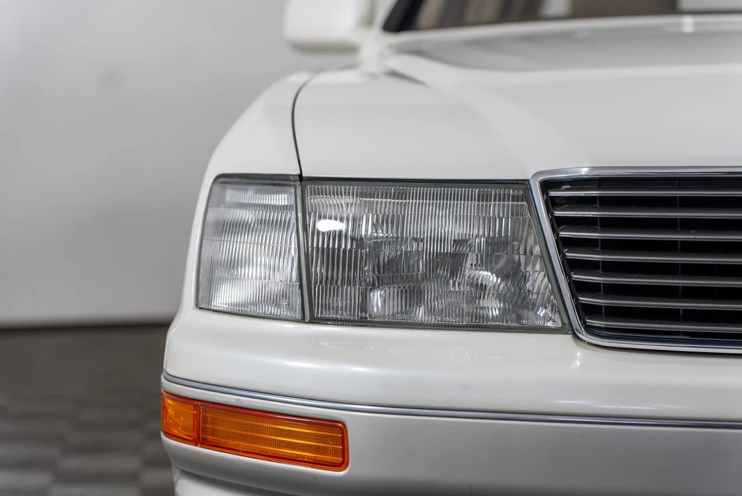 1995 Lexus LS 2nd Gen - Image 26 of 31