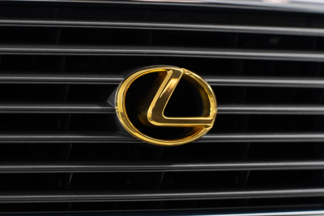 1995 Lexus LS 2nd Gen - Image 29 of 31