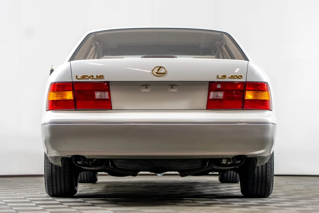 1995 Lexus LS 2nd Gen - Image 15 of 31