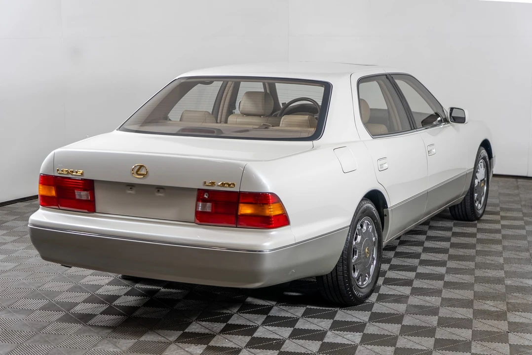 1995 Lexus LS 2nd Gen - Image 18 of 31
