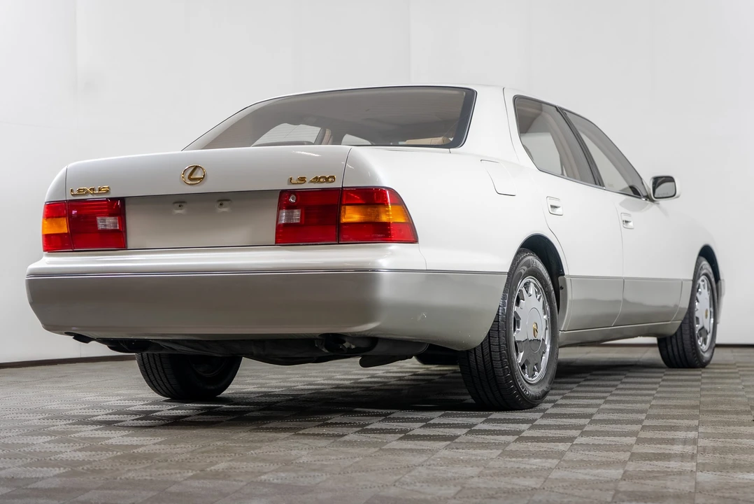 1995 Lexus LS 2nd Gen - Image 17 of 31