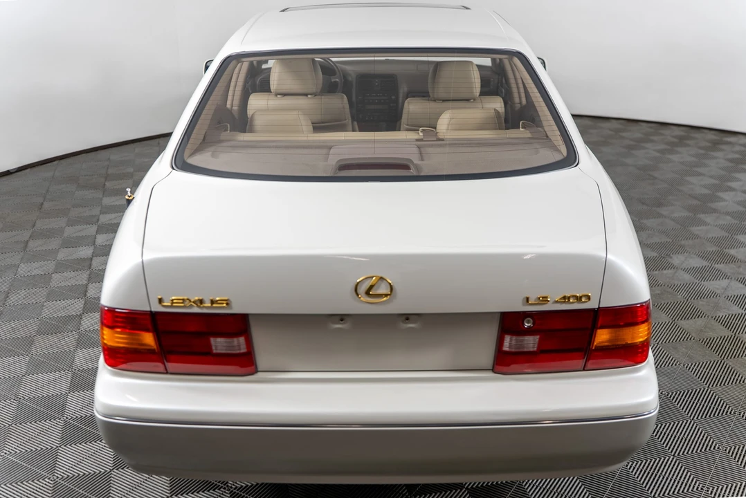 1995 Lexus LS 2nd Gen - Image 11 of 31