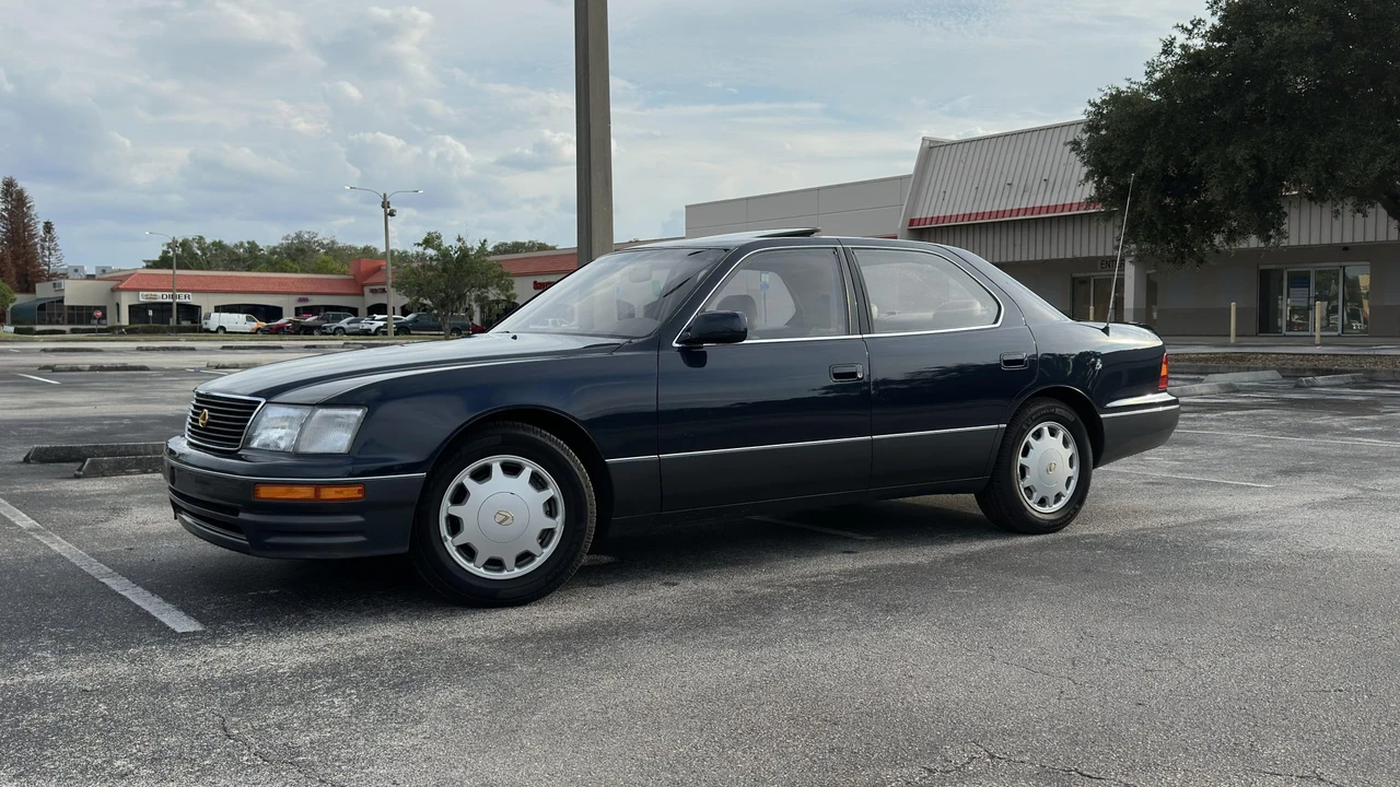 1995 Lexus LS 2nd Gen - Image 7 of 31
