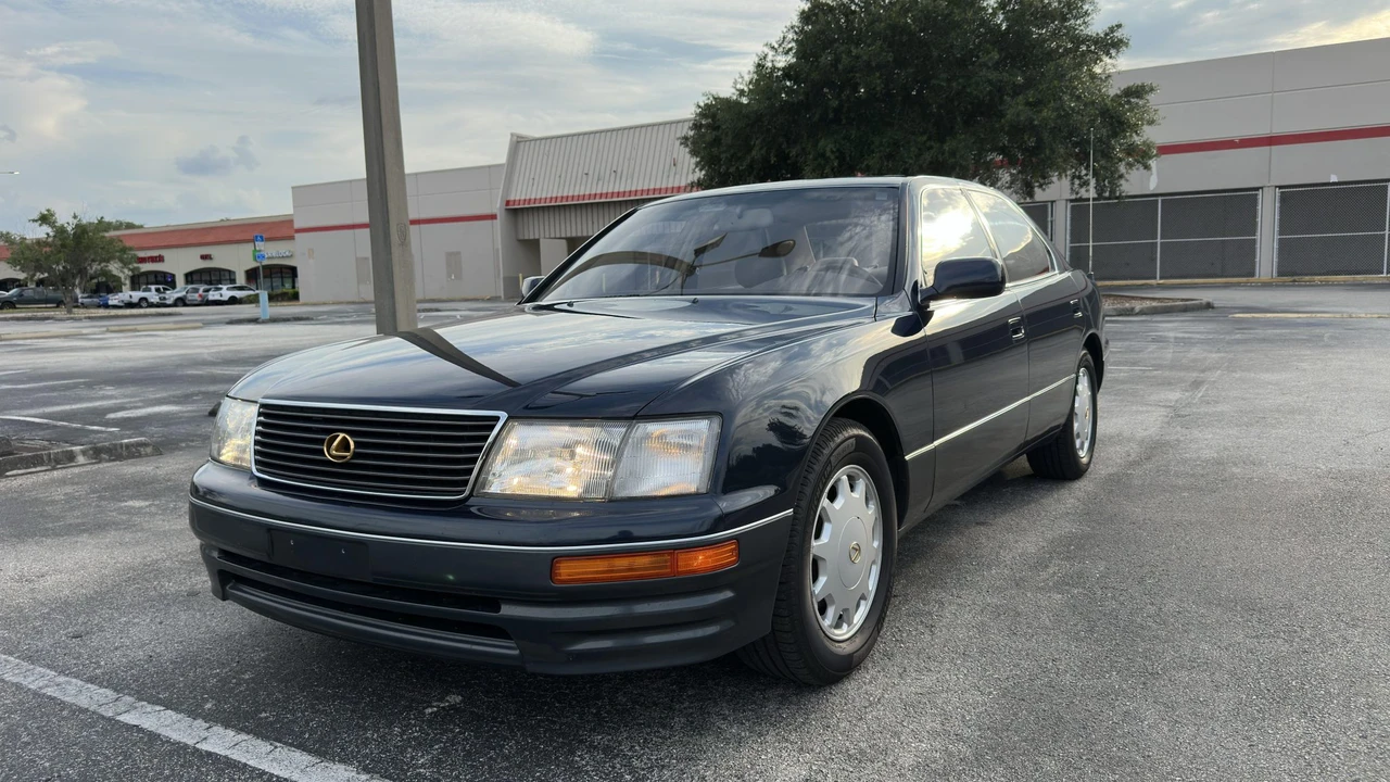 1995 Lexus LS 2nd Gen - Image 3 of 31