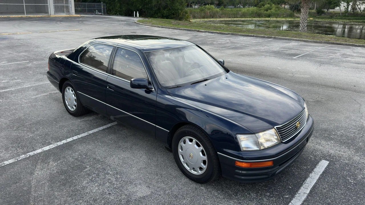 1995 Lexus LS 2nd Gen - Image 20 of 31