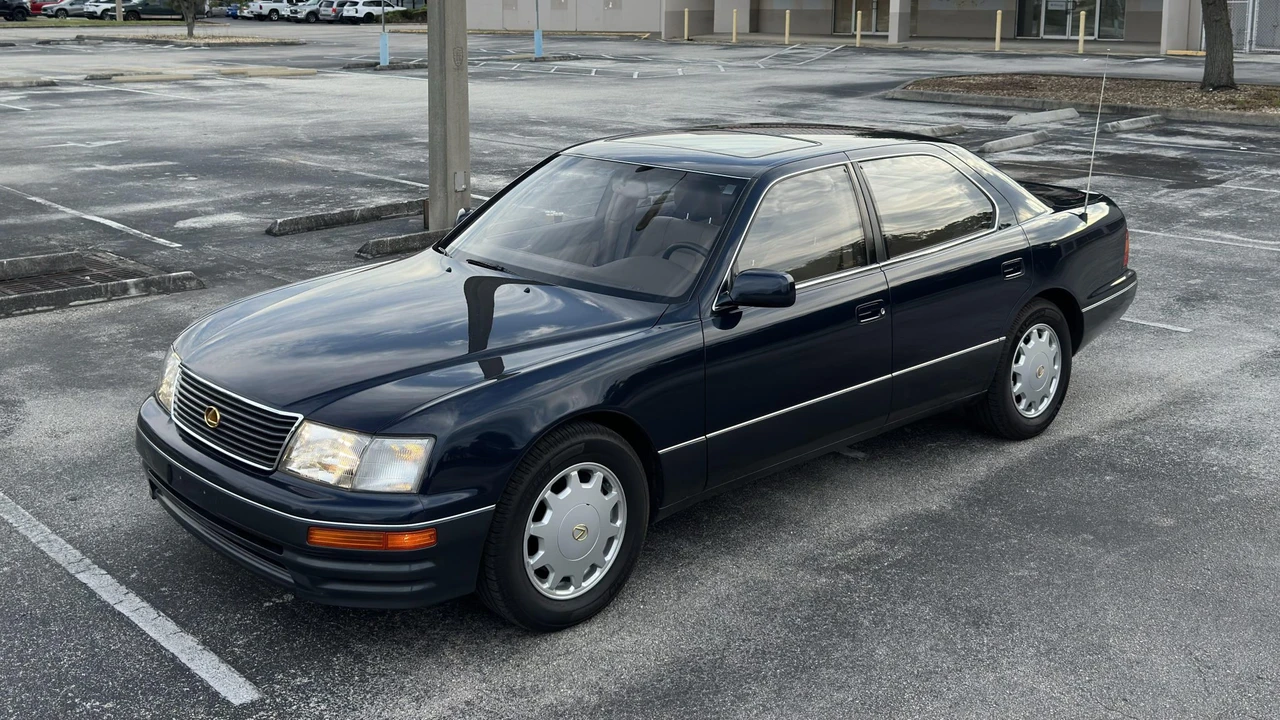 1995 Lexus LS 2nd Gen - Image 5 of 31