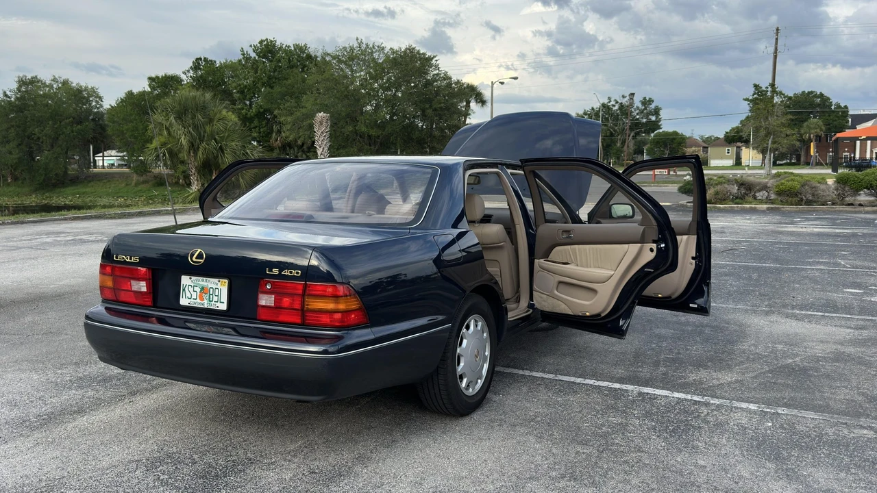 1995 Lexus LS 2nd Gen - Image 31 of 31