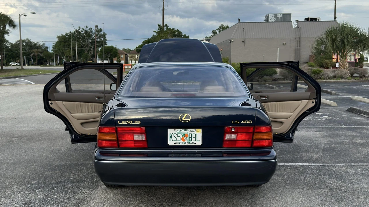 1995 Lexus LS 2nd Gen - Image 30 of 31