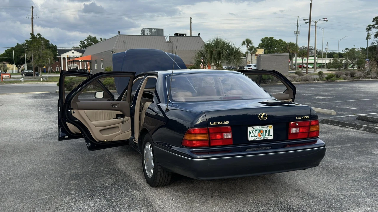 1995 Lexus LS 2nd Gen - Image 29 of 31