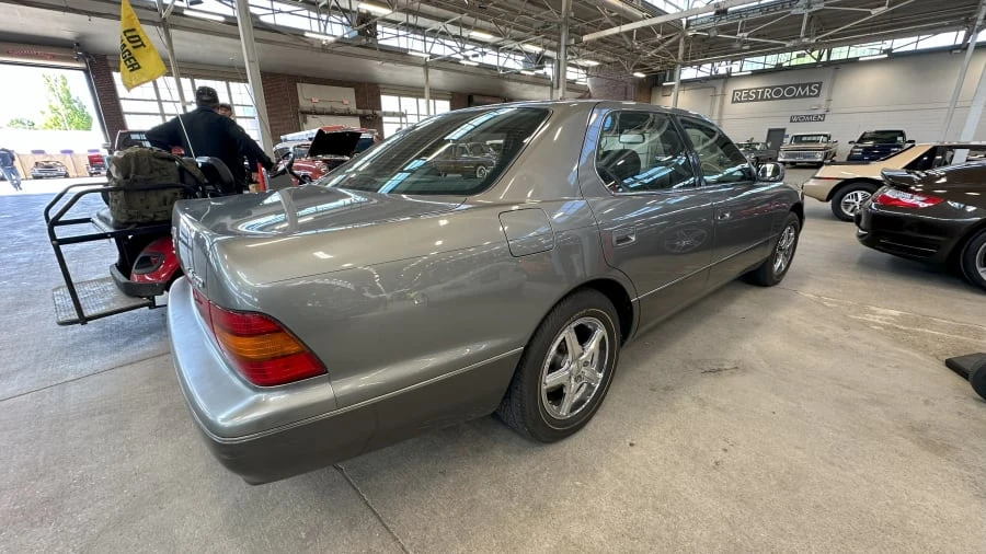1995 Lexus LS 2nd Gen - Image 2 of 6