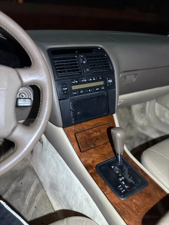 1995 Lexus LS 2nd Gen - Image 8 of 9