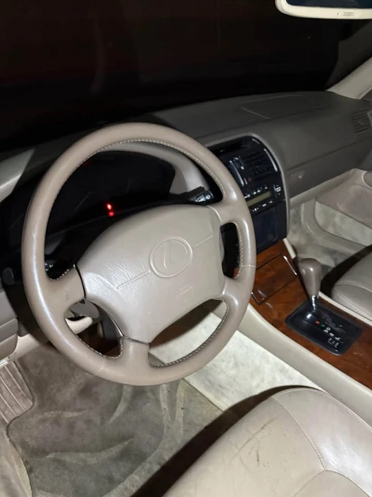 1995 Lexus LS 2nd Gen - Image 3 of 9