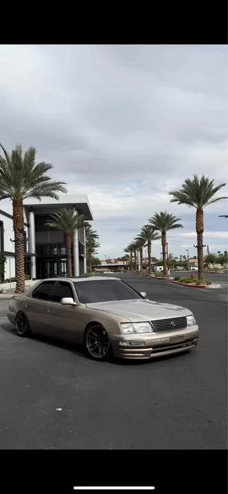 1995 Lexus LS 2nd Gen - Image 2 of 9