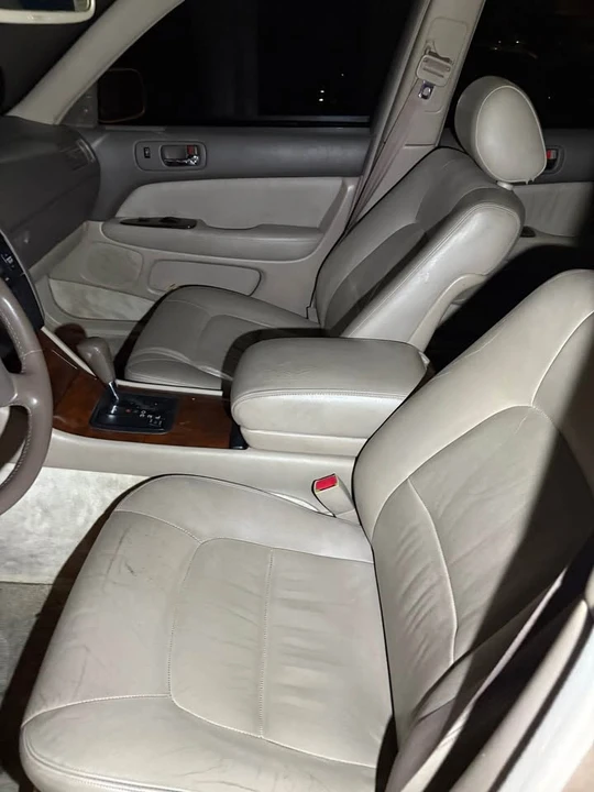 1995 Lexus LS 2nd Gen - Image 4 of 9