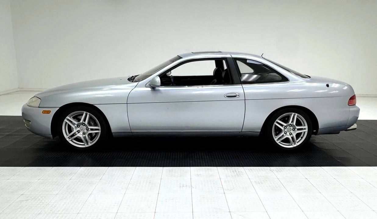 1995 Lexus RC - Image 2 of 31