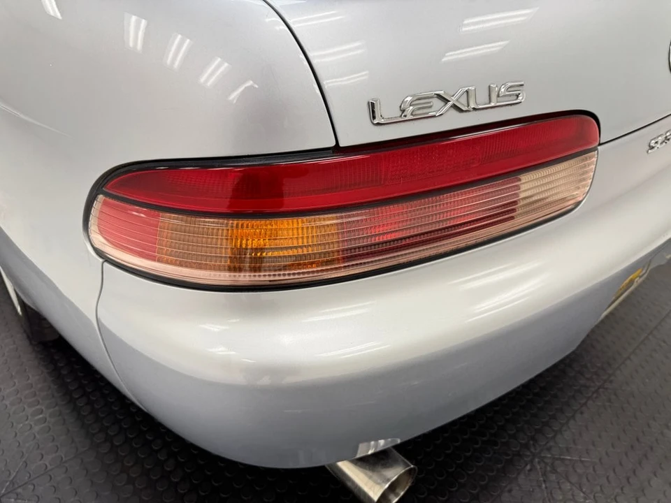 1995 Lexus RC - Image 18 of 31